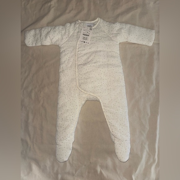 Zara Cream Footed Baby One Piece - Picture 4 of 5